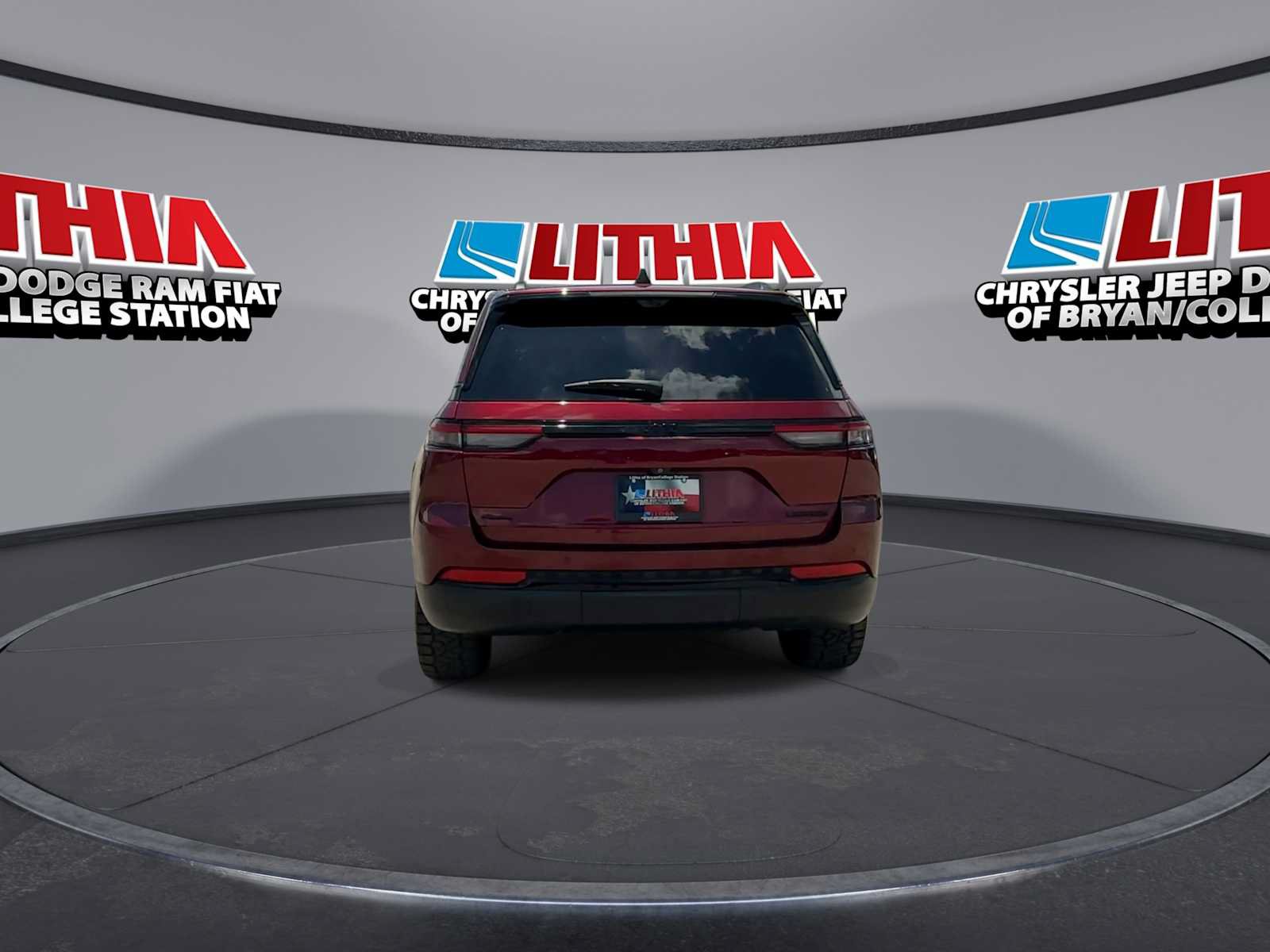 Used 2023 Jeep Grand Cherokee Limited w/ Luxury Tech Group II AWD/4WD image 7
