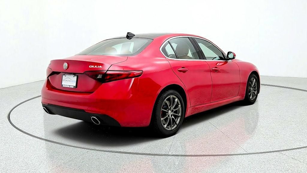 Used 2018 Alfa Romeo Giulia AWD w/ Cold Weather Package image 5