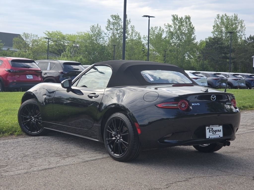 New 2026 MAZDA MX-5 Miata Club w/ Weather Package RWD image 2