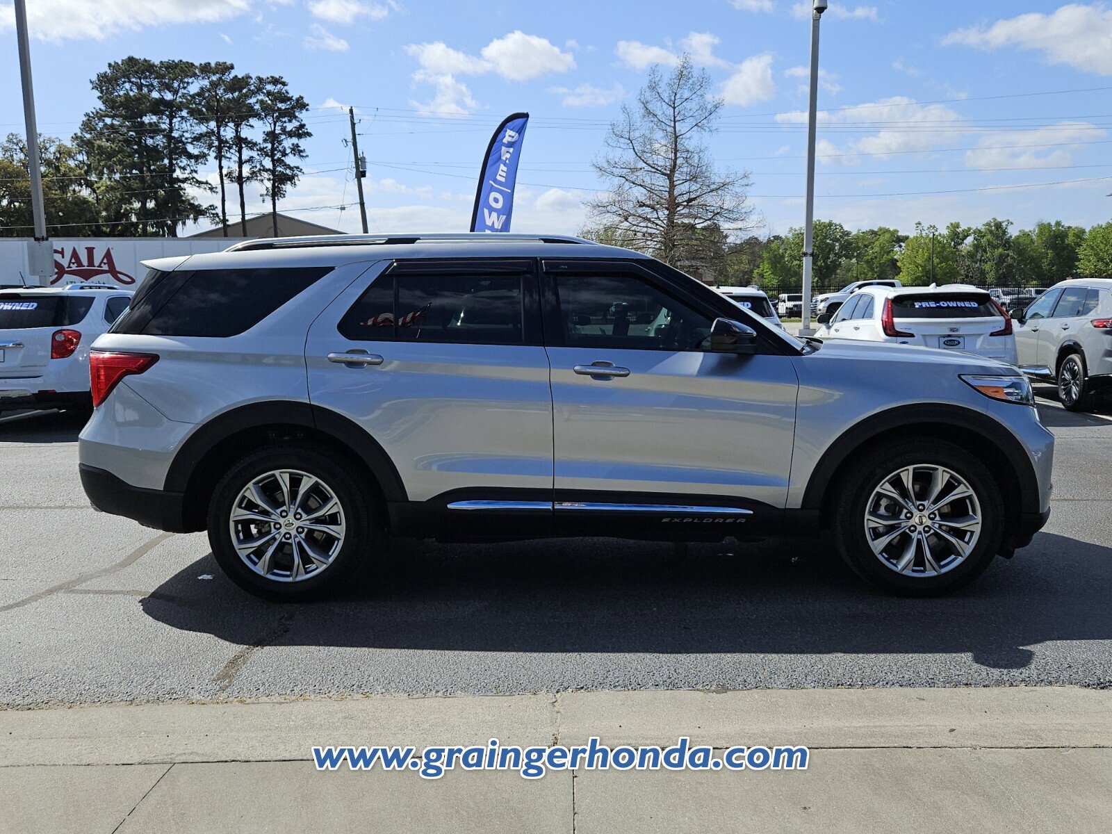 Used 2023 Ford Explorer Limited image 6