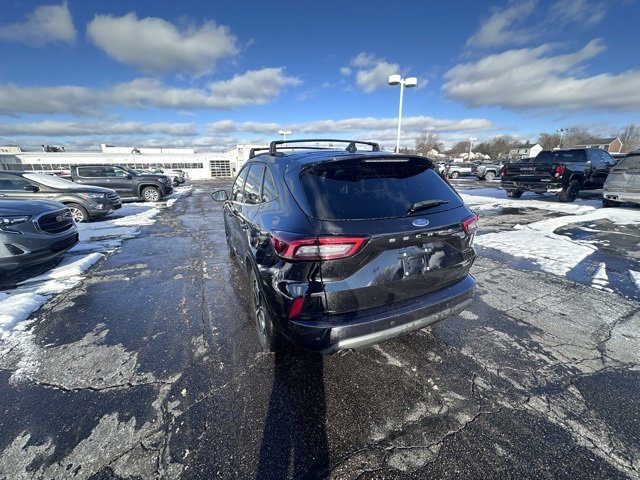 Used 2023 Ford Escape ST-Line Select w/ Tech Pack #2 image 3