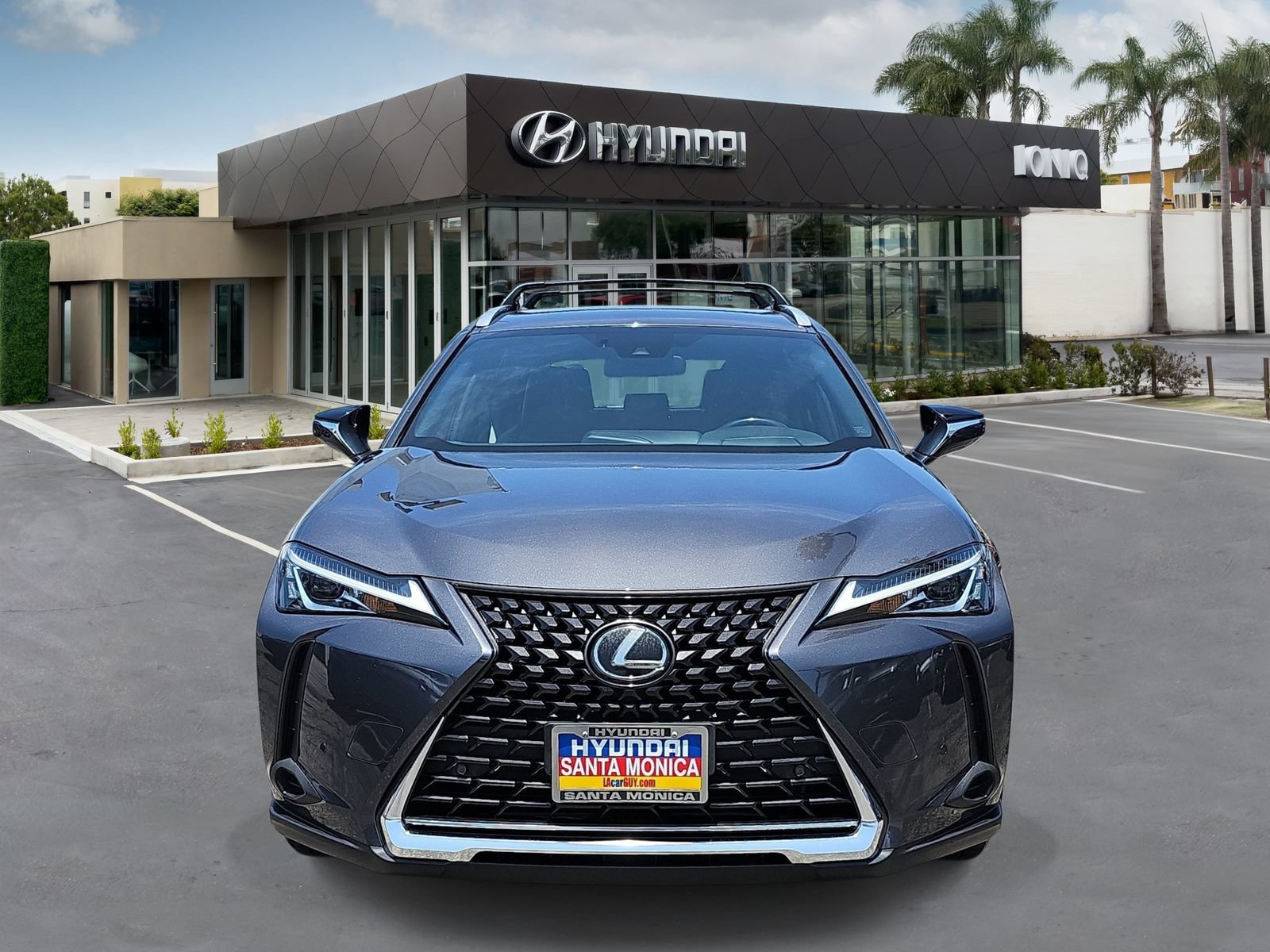 Used 2022 Lexus UX 200 w/ Accessory Package (Z1) FWD image 8