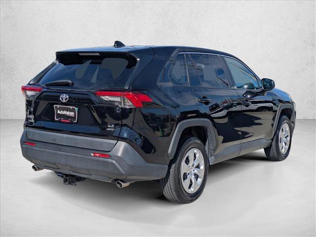 Used 2022 Toyota RAV4 LE image 5
