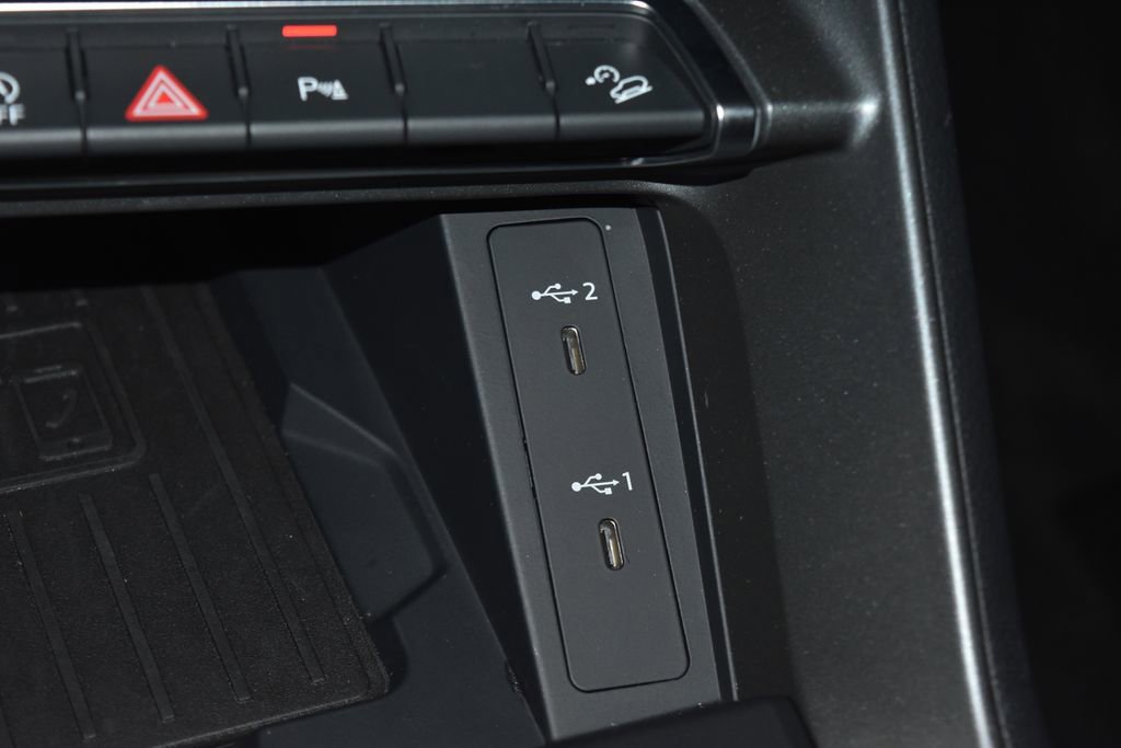 Certified 2025 Audi Q3 2.0T Premium w/ Convenience Package image 15