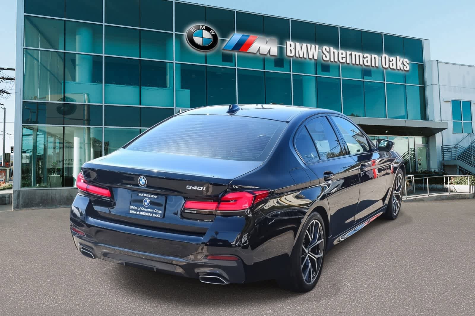 Certified 2023 BMW 540i w/ M Sport Package RWD image 4