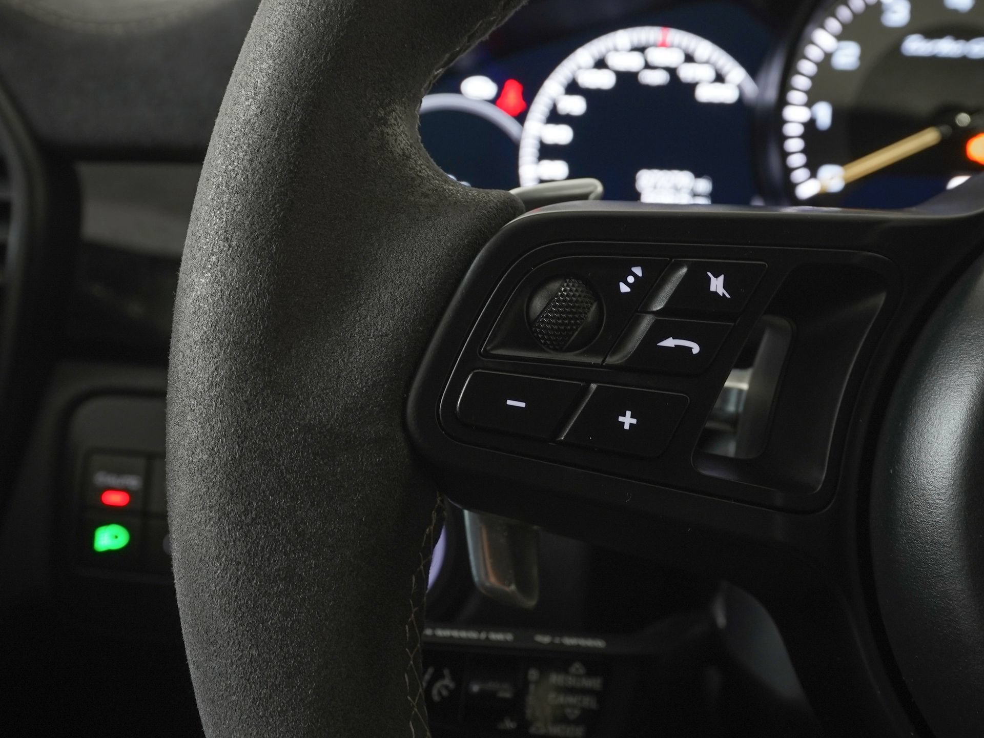 Used 2023 Porsche Cayenne Turbo GT AWD/4WD image 19