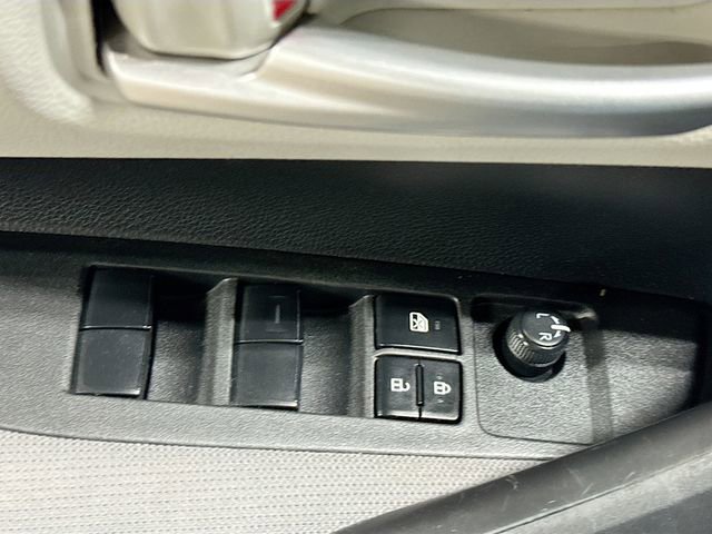 Used 2021 Toyota Corolla LE w/ Carpet Mat Package (TMS) image 17