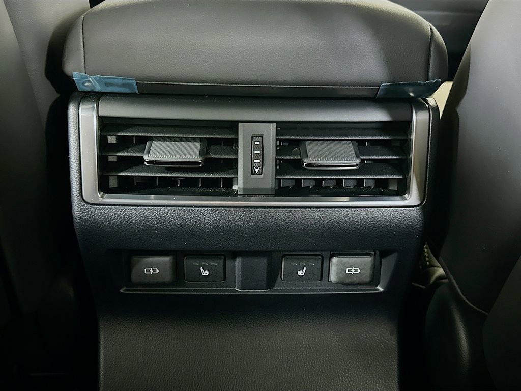Used 2024 Lexus GX 550 image 30