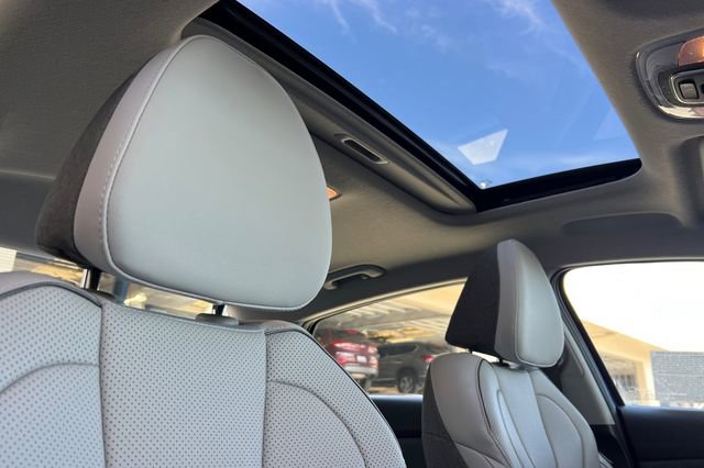 Used 2025 Hyundai Elantra Limited image 20