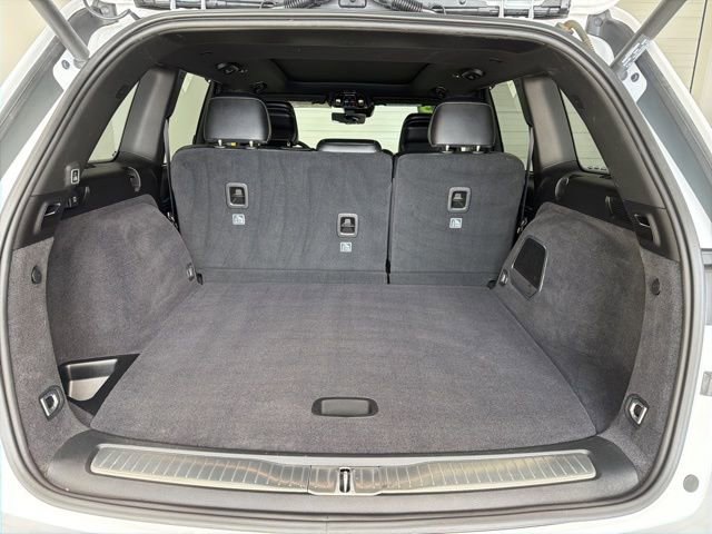 Used 2023 Jeep Grand Cherokee Overland w/ Adv Protech Group III image 30