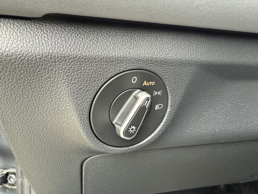 New 2026 Volkswagen Jetta SE image 19