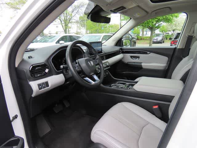 Certified 2023 Honda Pilot Touring image 2