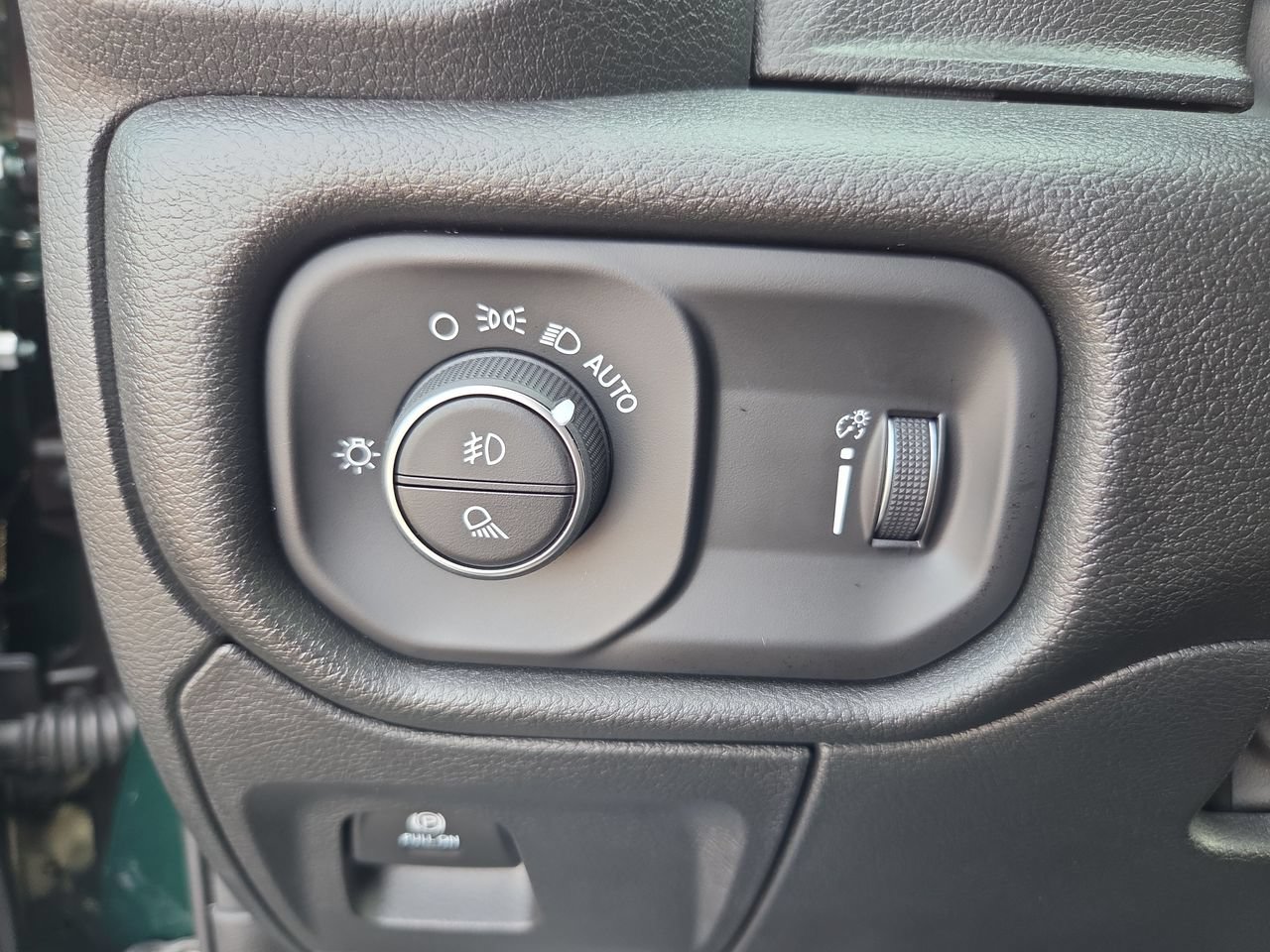 New 2026 RAM 1500 Express AWD/4WD image 30