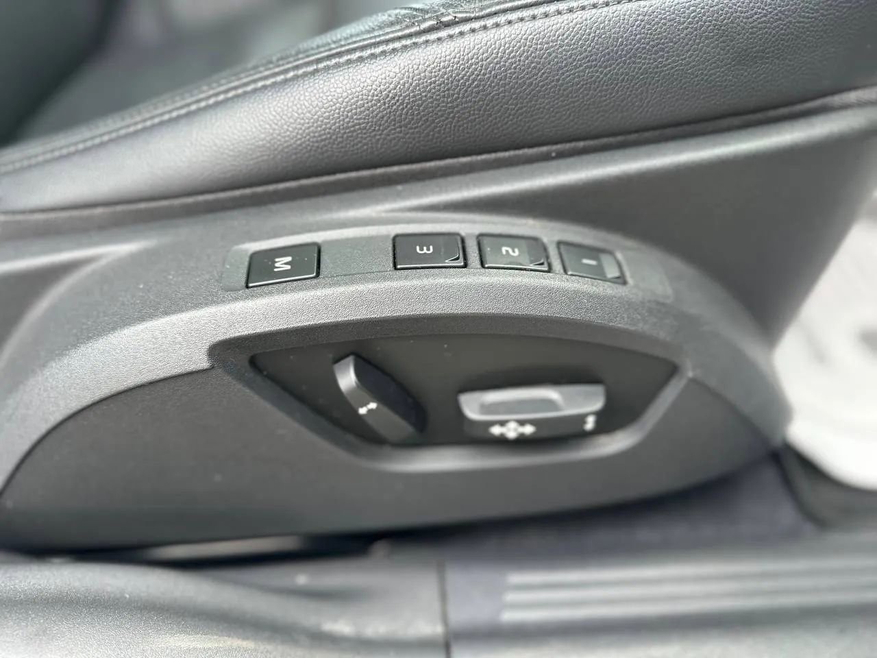 Used 2012 Volvo C30 T5 image 37