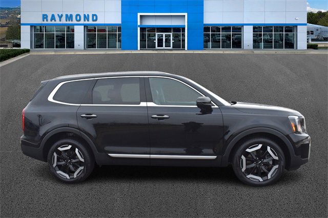 Certified 2024 Kia Telluride S w/ S Sunroof Package image 2