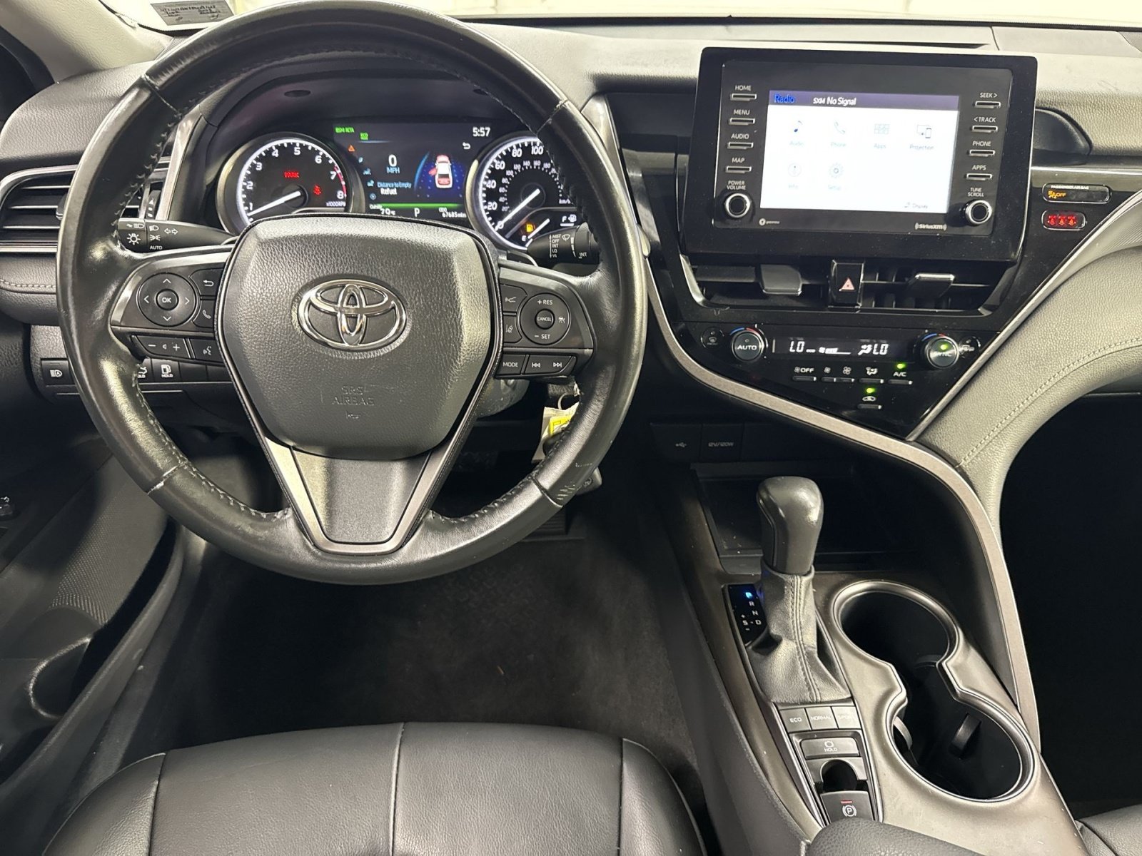 Used 2023 Toyota Camry SE AWD/4WD image 25