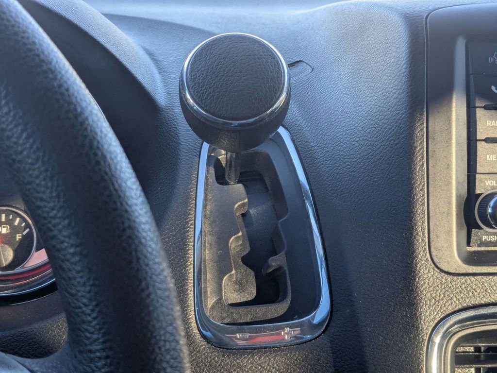 Used 2020 Dodge Grand Caravan SE image 27