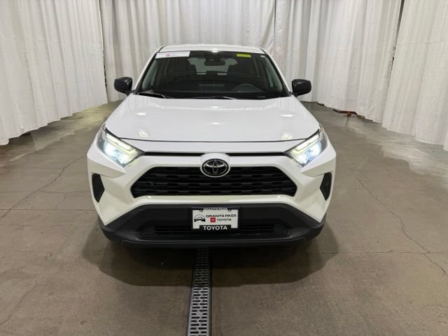Used 2024 Toyota RAV4 LE AWD/4WD image 9