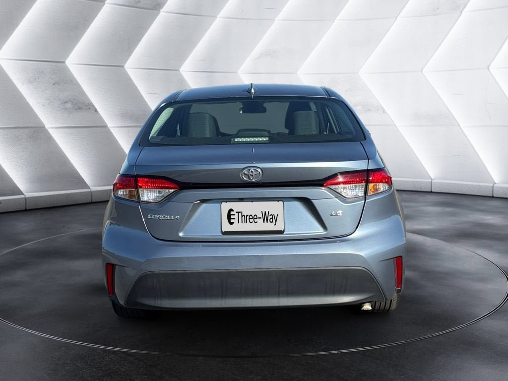 Used 2024 Toyota Corolla LE FWD image 4