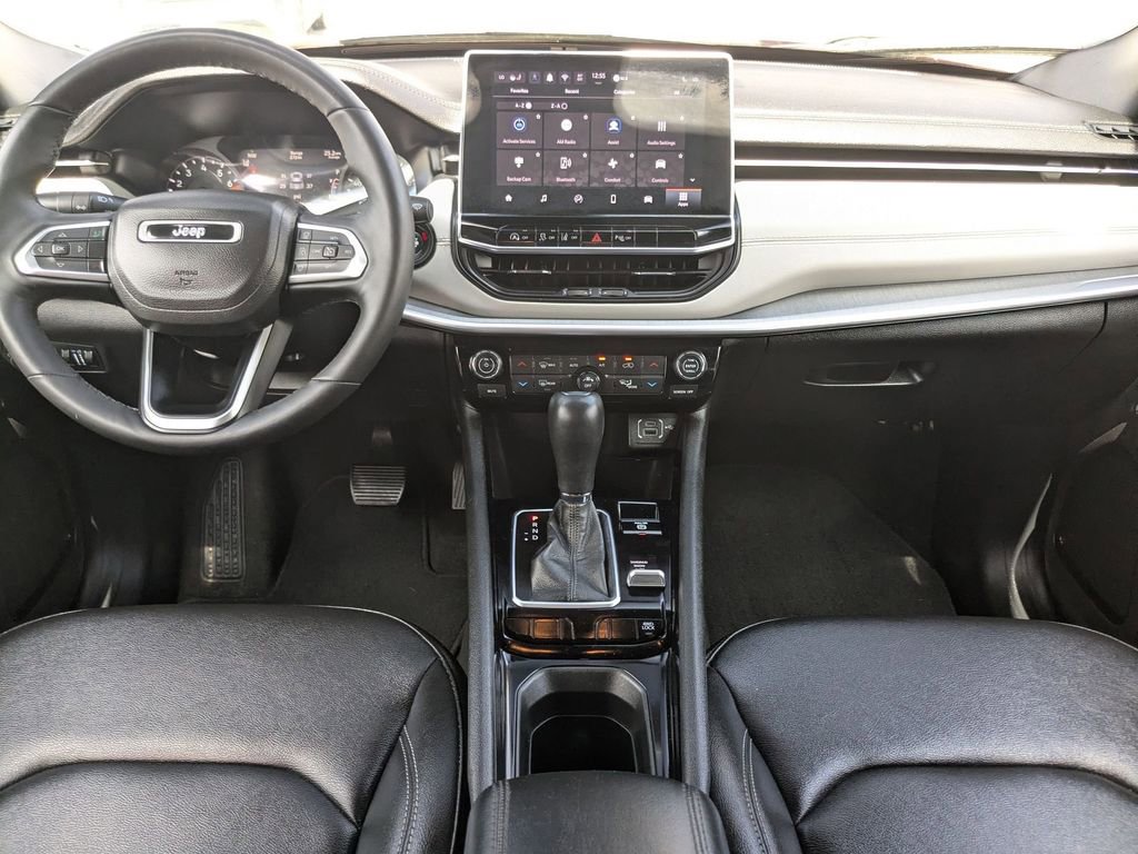 Used 2025 Jeep Compass Limited image 7