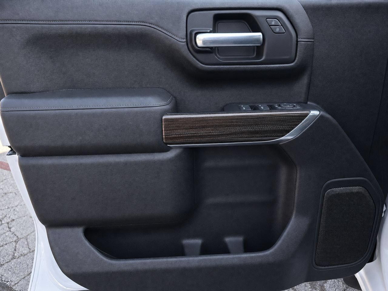 Certified 2020 Chevrolet Silverado 1500 LT AWD/4WD image 16