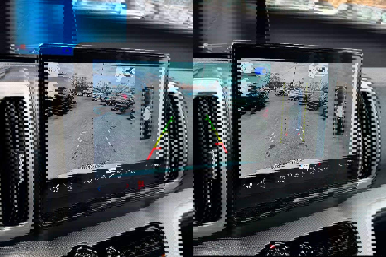 Used 2025 Ford Expedition Active image 37