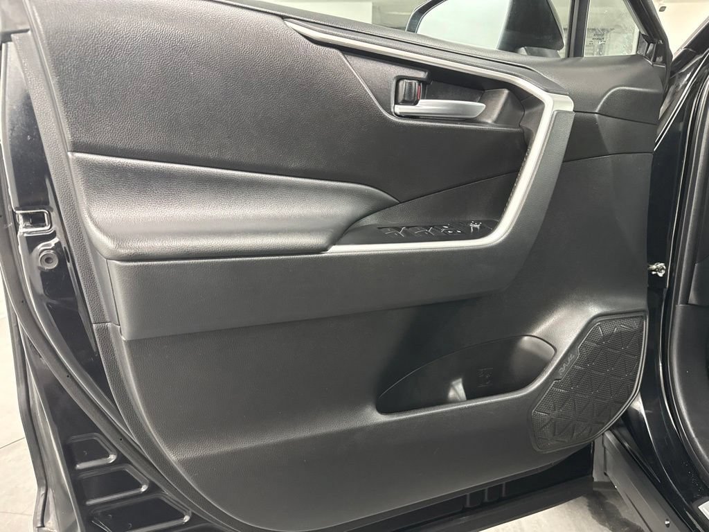 Used 2022 Toyota RAV4 XLE Premium FWD image 16