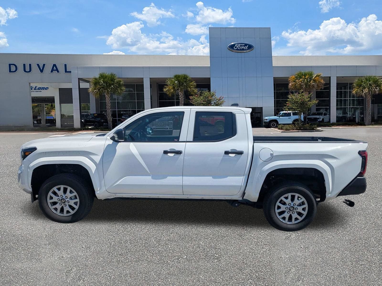 Used 2025 Toyota Tacoma SR w/ SR Upgrade Package RWD image 7