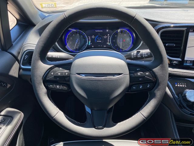 New 2027 Chrysler Pacifica Limited AWD/4WD image 19