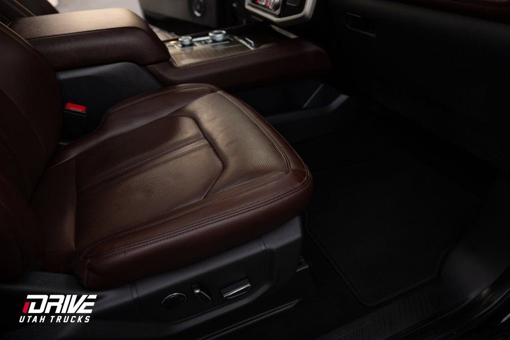 Used 2024 Ford Expedition Limited image 12