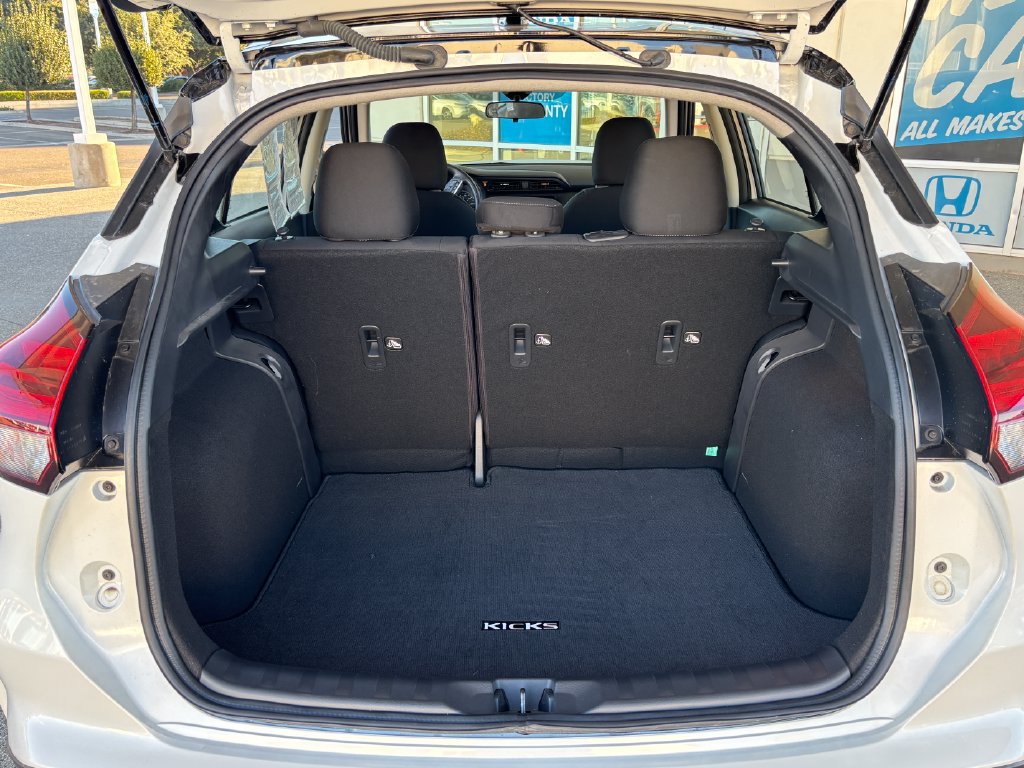 Used 2023 Nissan Kicks SV FWD image 27