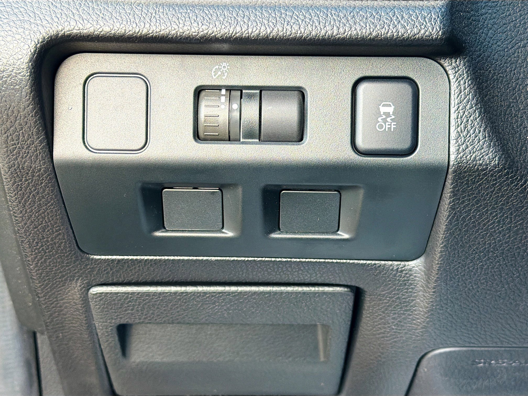 Used 2015 Subaru Forester 2.5i Premium w/ Popular Package #2 image 32