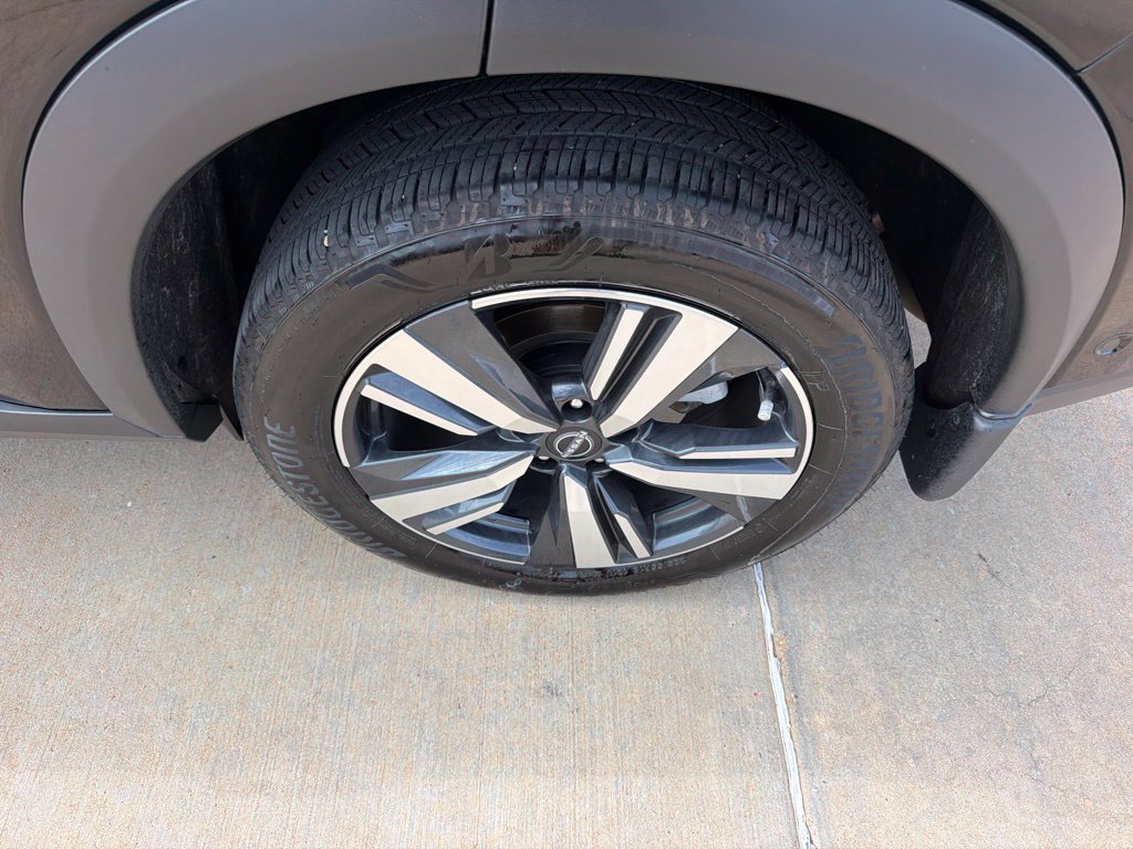 Used 2023 Nissan Rogue SL w/ SL Premium Package FWD image 9