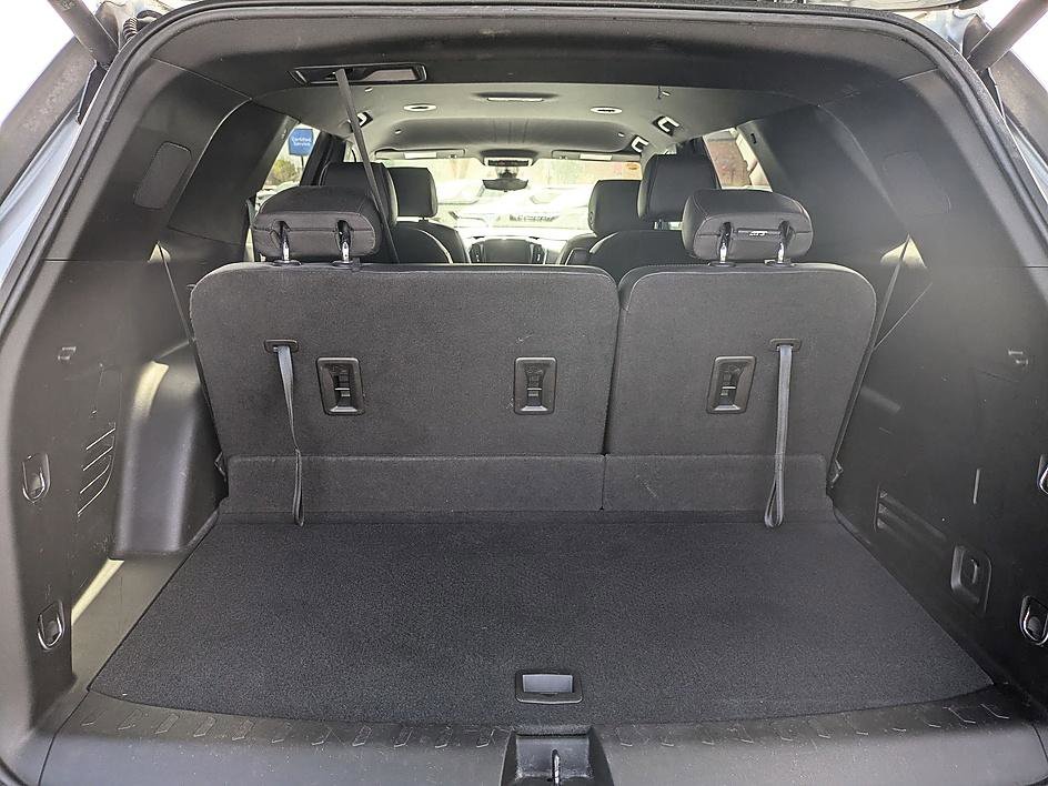 Used 2023 Chevrolet Traverse RS image 31