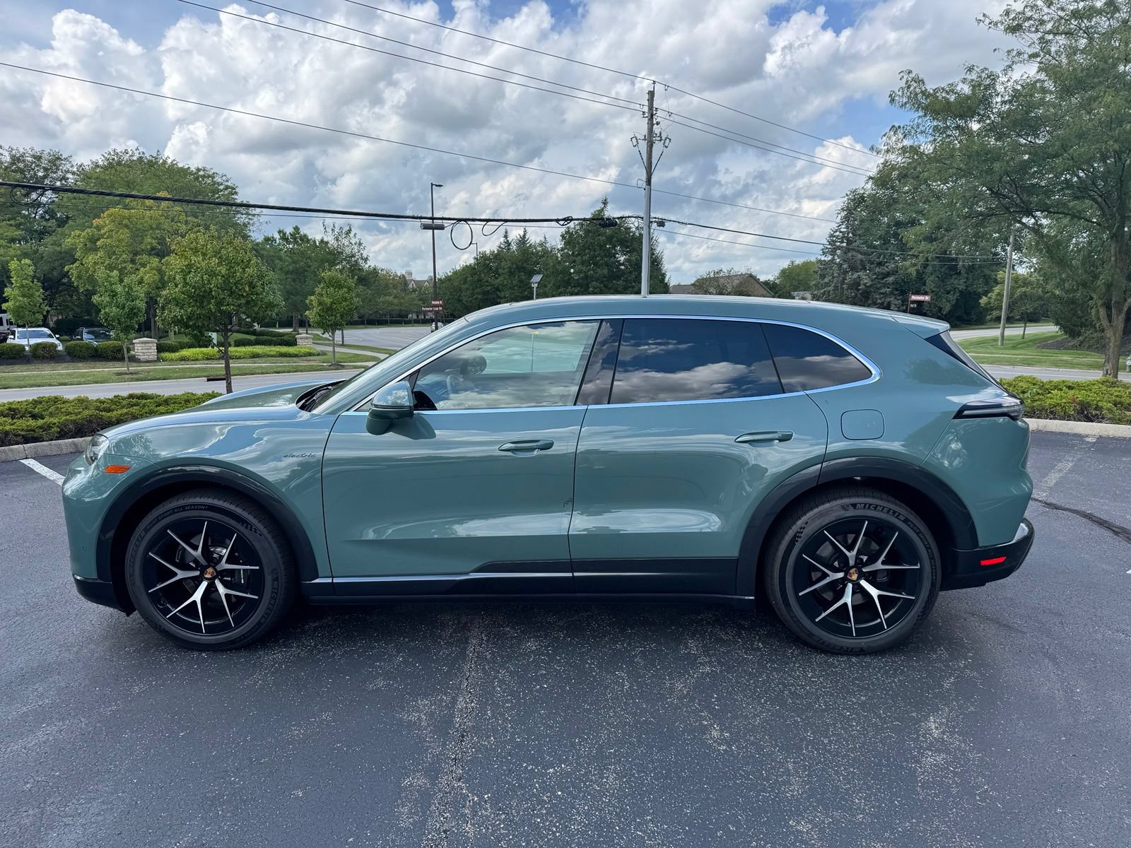 New 2026 Porsche Cayenne Electric AWD/4WD image 4