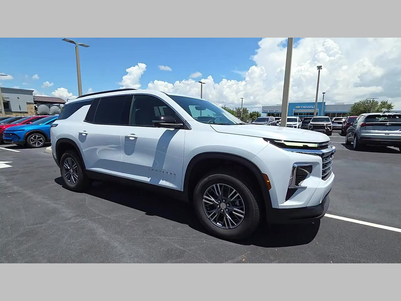 New 2026 Chevrolet Traverse LT w/ Driver Confidence Package AWD/4WD image 16