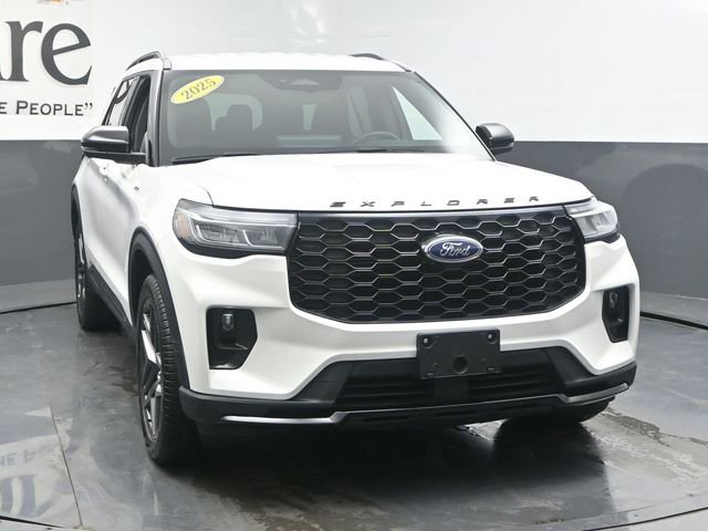 Used 2025 Ford Explorer ST-Line w/ ST-Line Street Pack AWD/4WD image 53