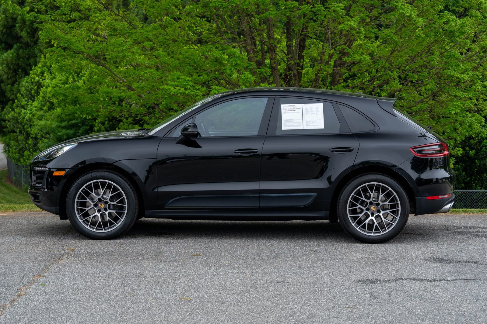 Used 2018 Porsche Macan Sport Edition AWD/4WD image 2