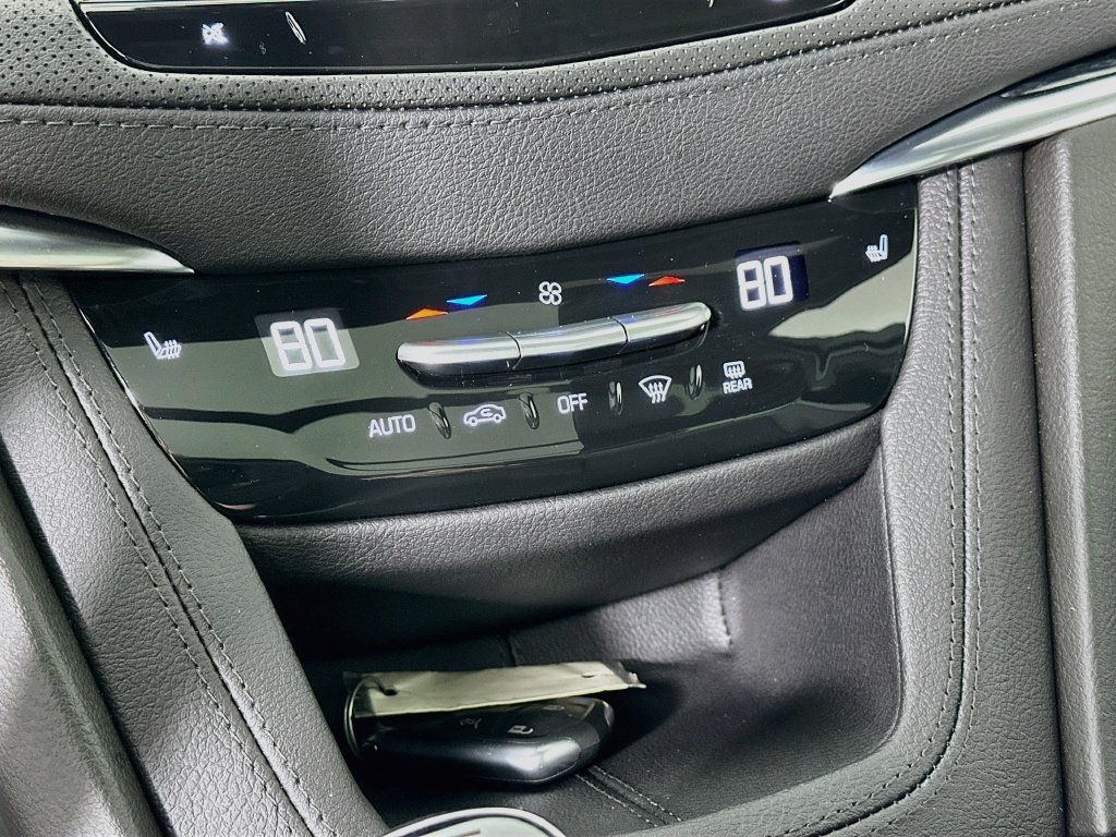New 2026 Cadillac XT5 Premium Luxury w/ LPO, Floor Liner Package AWD/4WD image 20