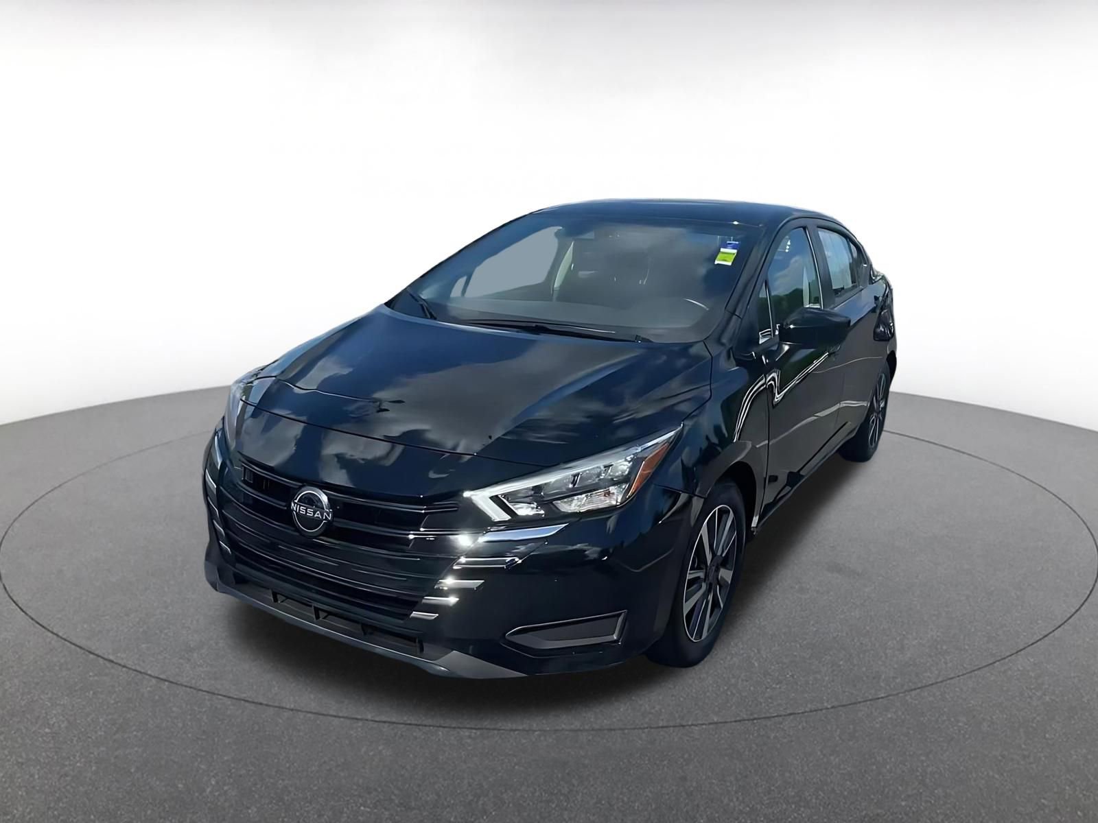 Used 2025 Nissan Versa SV image 7