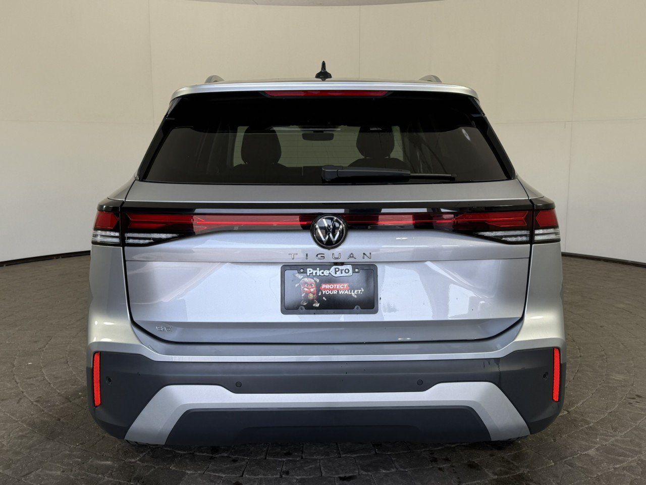 Used 2026 Volkswagen Tiguan SE FWD image 6