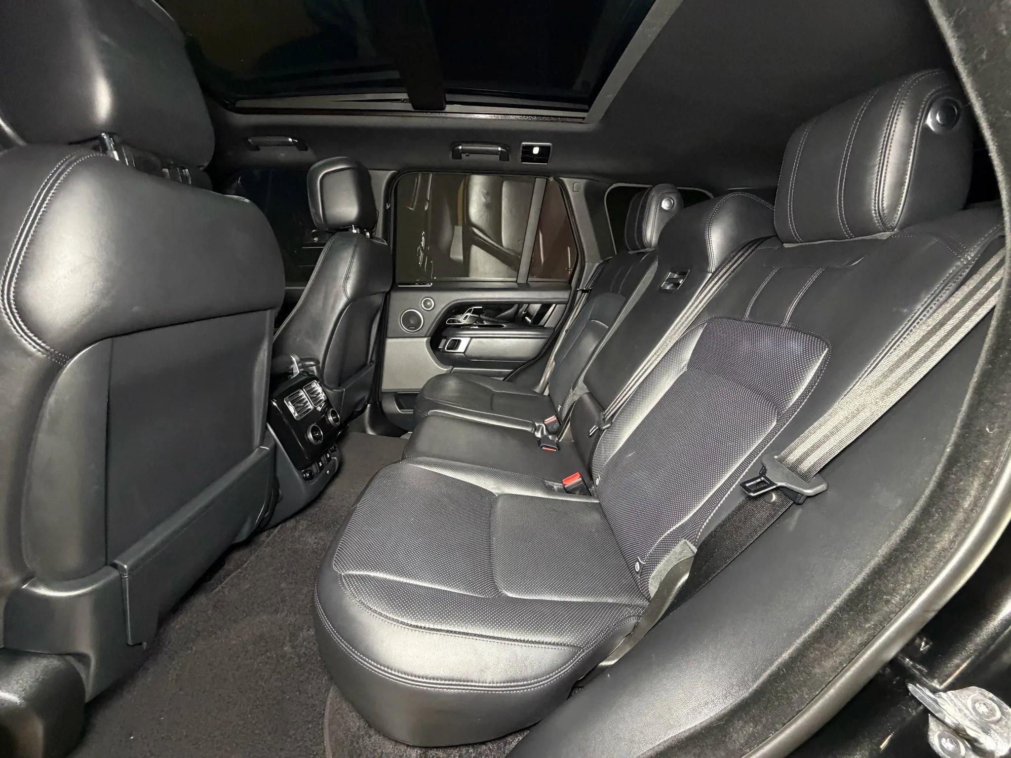 Used 2020 Land Rover Range Rover HSE AWD/4WD image 25