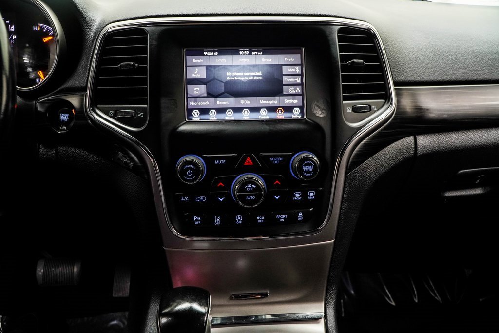 Used 2021 Jeep Grand Cherokee Laredo image 25