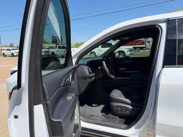 New 2026 Chevrolet Traverse LT w/ Driver Confidence Package FWD image 6