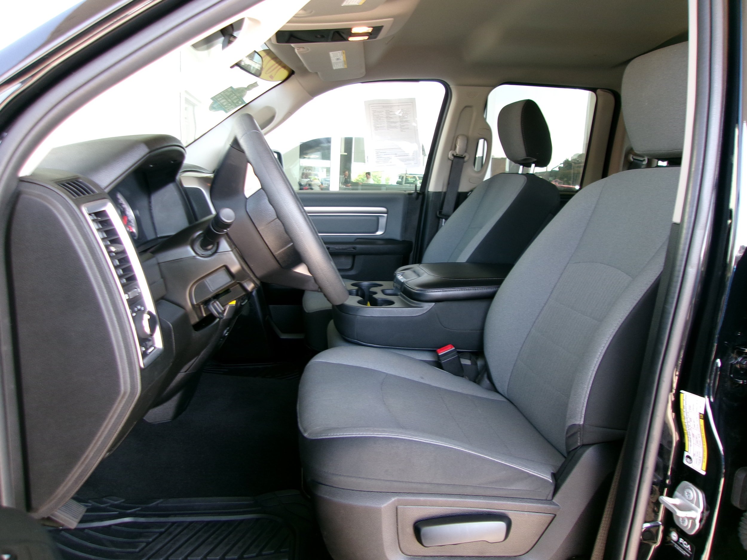 Used 2024 RAM 1500 Classic SLT AWD/4WD image 13