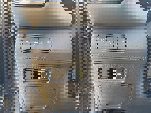 Used 2023 Hyundai Santa Fe SEL w/ Premium Package image 25