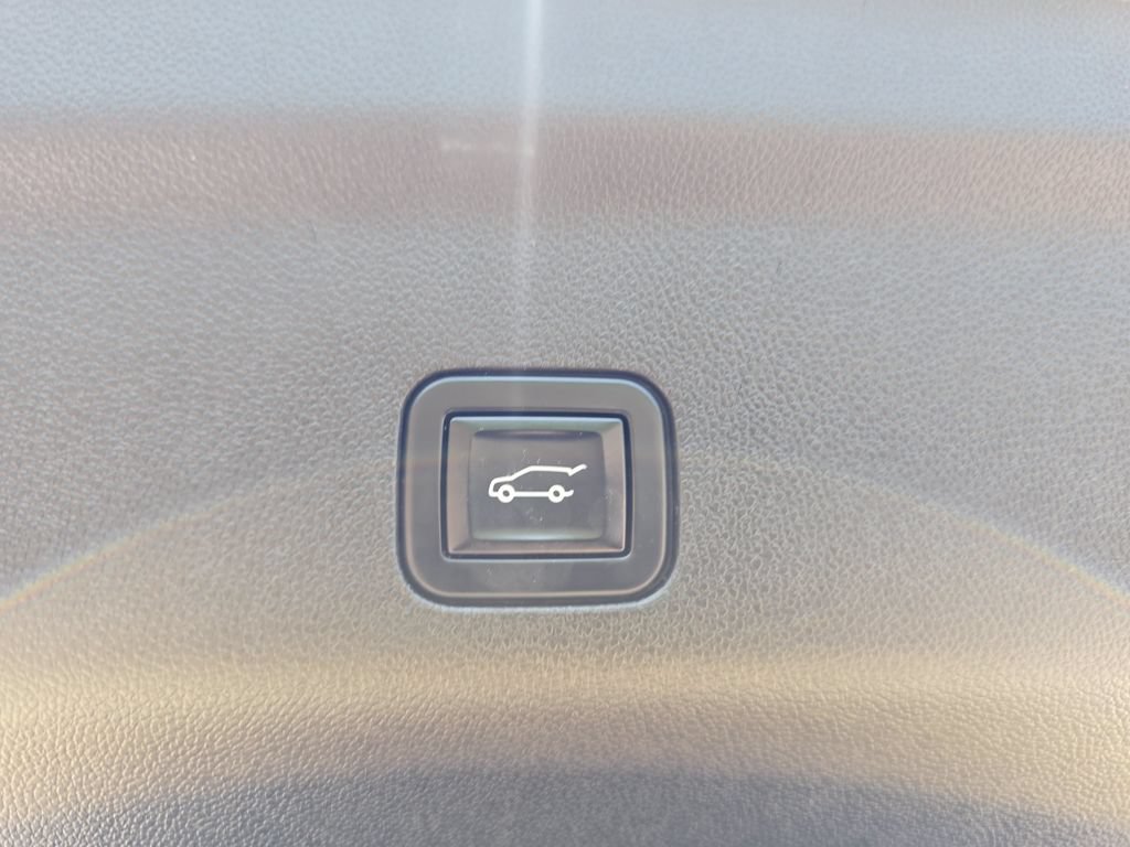 Used 2023 GMC Yukon Denali Ultimate AWD/4WD image 14