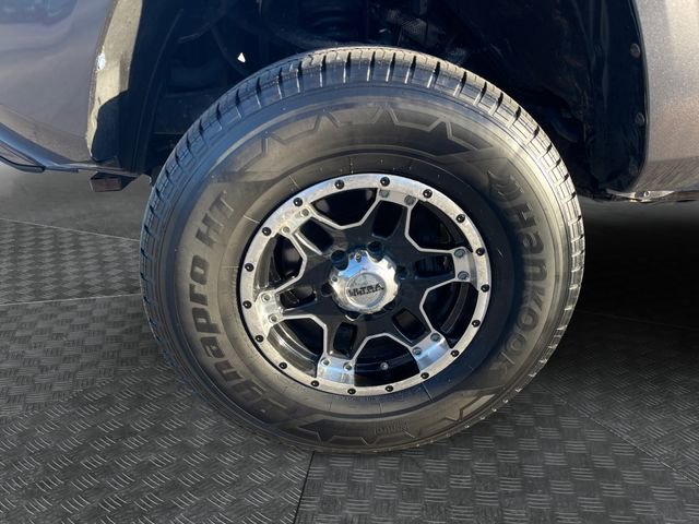 Used 2017 Toyota Tacoma SR image 14