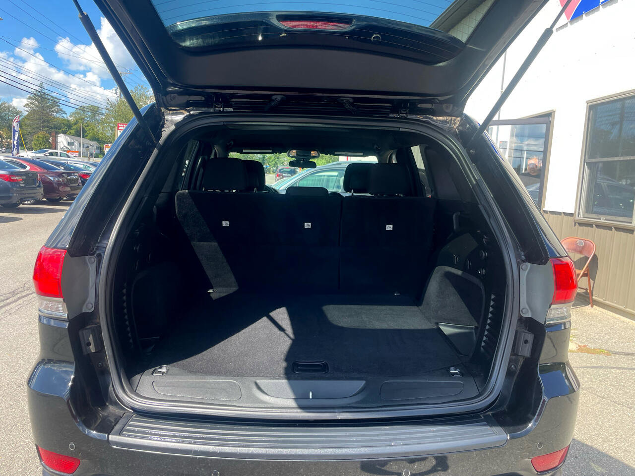 Used 2018 Jeep Grand Cherokee Laredo image 8