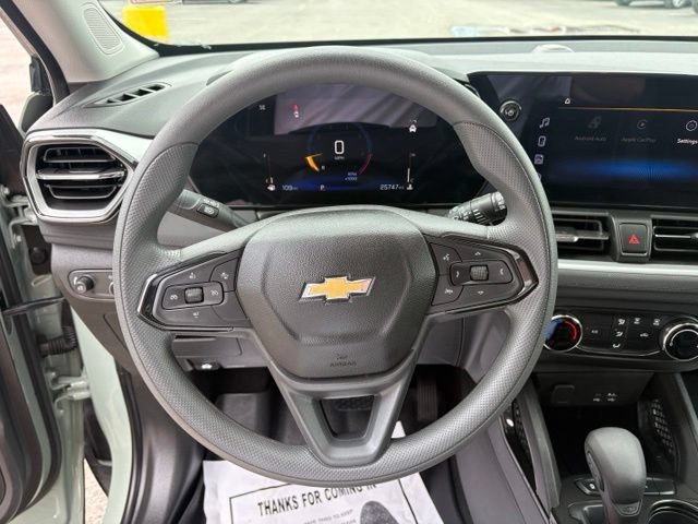 Used 2025 Chevrolet TrailBlazer LS w/ LS Convenience Package FWD image 15